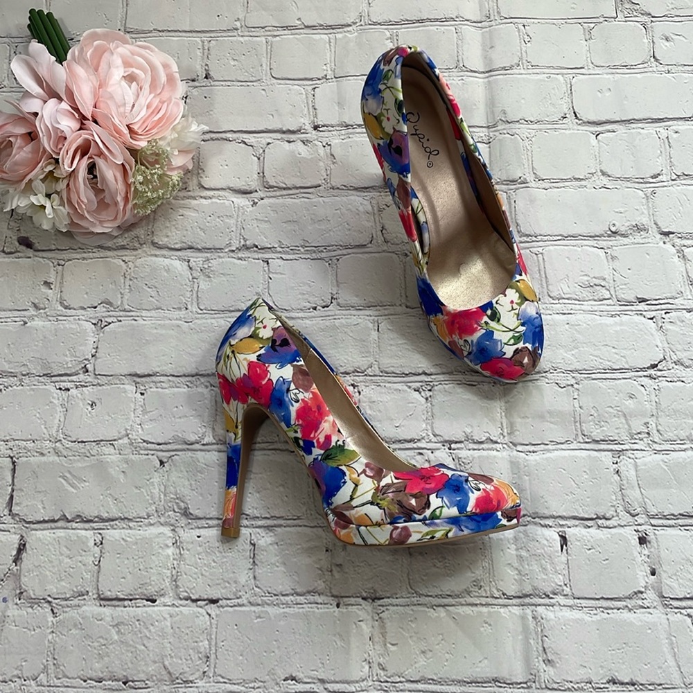 Qupid Floral Pumps